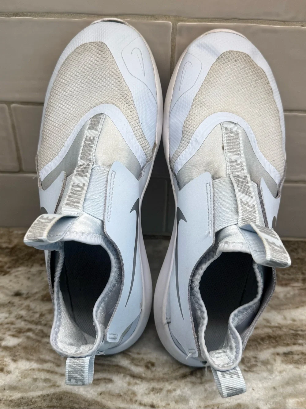 Nike Kids Running Sneakers Size 7 Youth Shoe Sneakers Light Blue